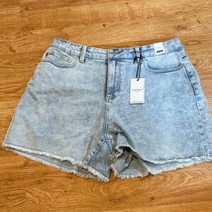 Judy Blue Women's Light Wash Frayed Hem Jean Shorts